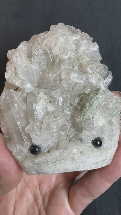 Quartz Clusters Hedgehog
